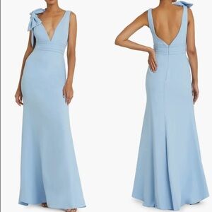 NWOT Mac Duggal Bow Shoulder V-Neck sleeveless powder blue Gown Size 14